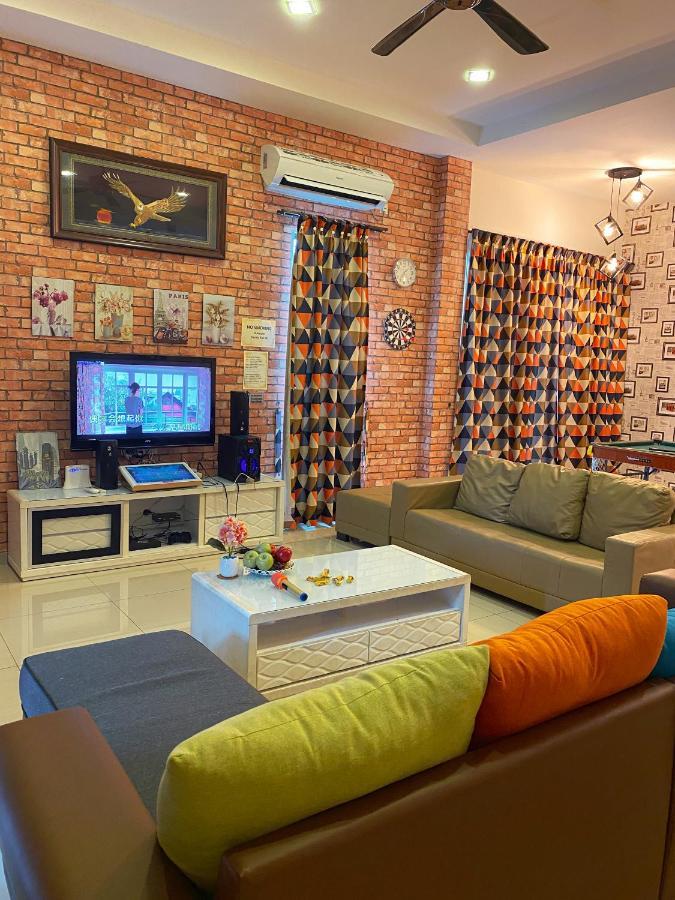 Teluk Batik 17Paradisehome Private Pool Karaoke Snooker Bbq 15Pax Lumut Ngoại thất bức ảnh