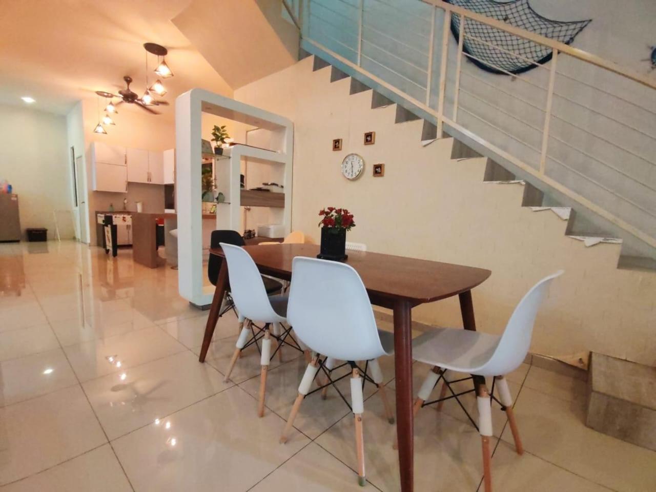 Teluk Batik 17Paradisehome Private Pool Karaoke Snooker Bbq 15Pax Lumut Ngoại thất bức ảnh