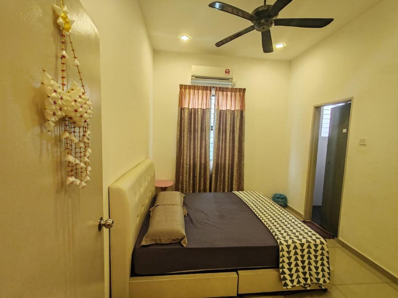 Teluk Batik 17Paradisehome Private Pool Karaoke Snooker Bbq 15Pax Lumut Ngoại thất bức ảnh