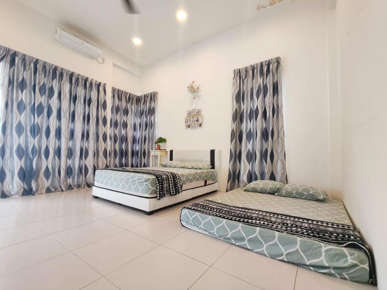 Teluk Batik 17Paradisehome Private Pool Karaoke Snooker Bbq 15Pax Lumut Ngoại thất bức ảnh